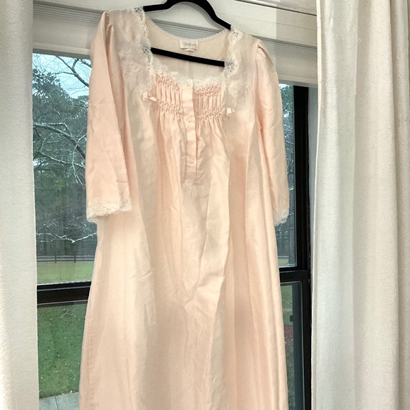 Vintage Peach Barbizon Cottage Core Satin Gown with Lace Trim Sz Small Petite - Picture 2 of 16